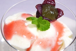 クリームたっぷりなめらか杏仁豆腐