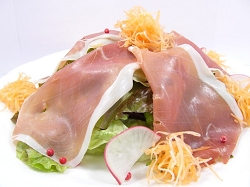 パルマ産生ハムサラダ 